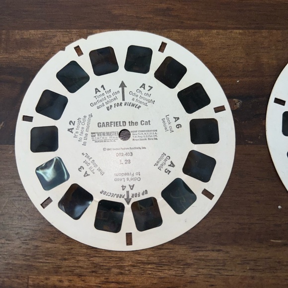 Vintage Red Viewmaster GAF View-Master Viewer Toy Orange Handle with 13 reels - Picture 7 of 10